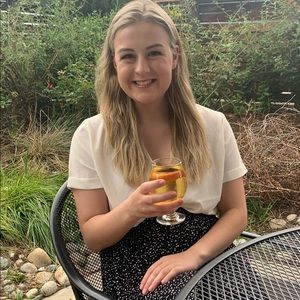 Meet your Posher, Olivia